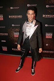 Sänger Prince Damien bei der Premiere von Bodyguard Das Musical (©Foto. Martin Schmitz)